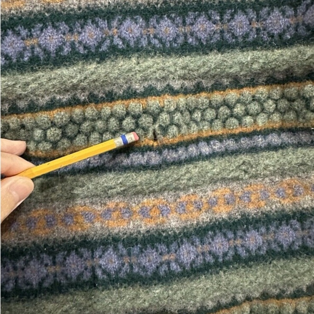 Made in Britain Wool Sweater - Picture 6 of 6